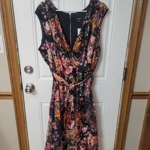 Stunning Floral Dress!